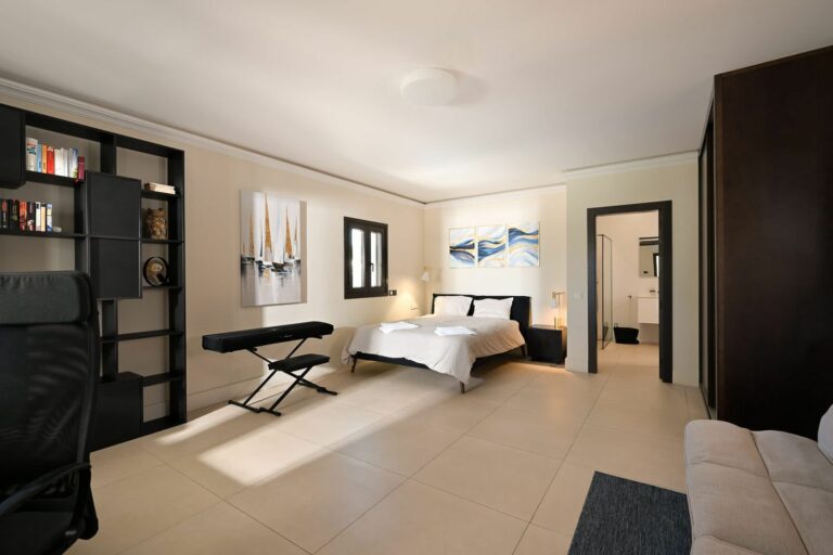 743de66318d7e8d29fceb6c6e0f2891d - 16