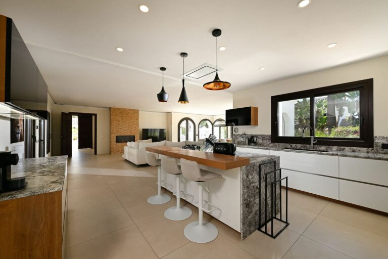 743de66318d7e8d29fceb6c6e0f2891d - 7