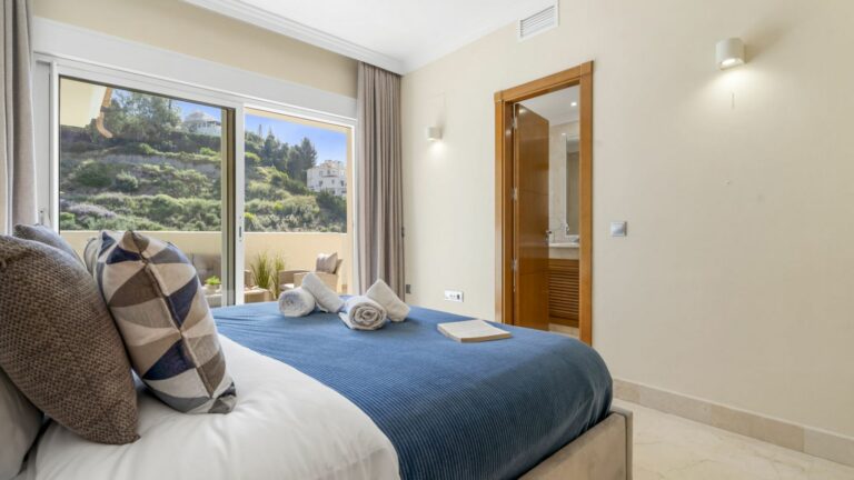 74aa90f85ff5b6d56fce126e96d29c28 - 14