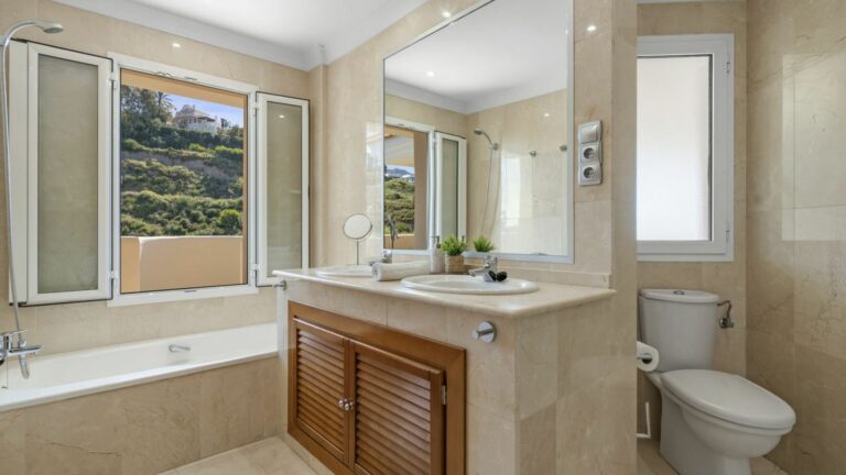 74aa90f85ff5b6d56fce126e96d29c28 - 15