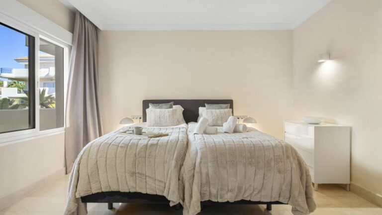 74aa90f85ff5b6d56fce126e96d29c28 - 16