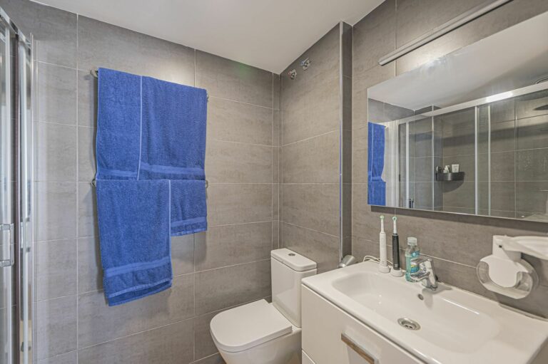 75a6c115644a4ce3cedc569a16146e39 - 12