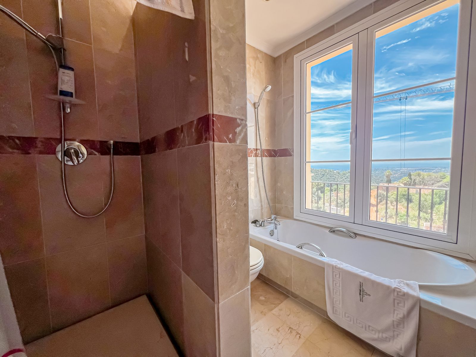 777e8ac1ae4ce062e2a5816706fe2d00 - 11