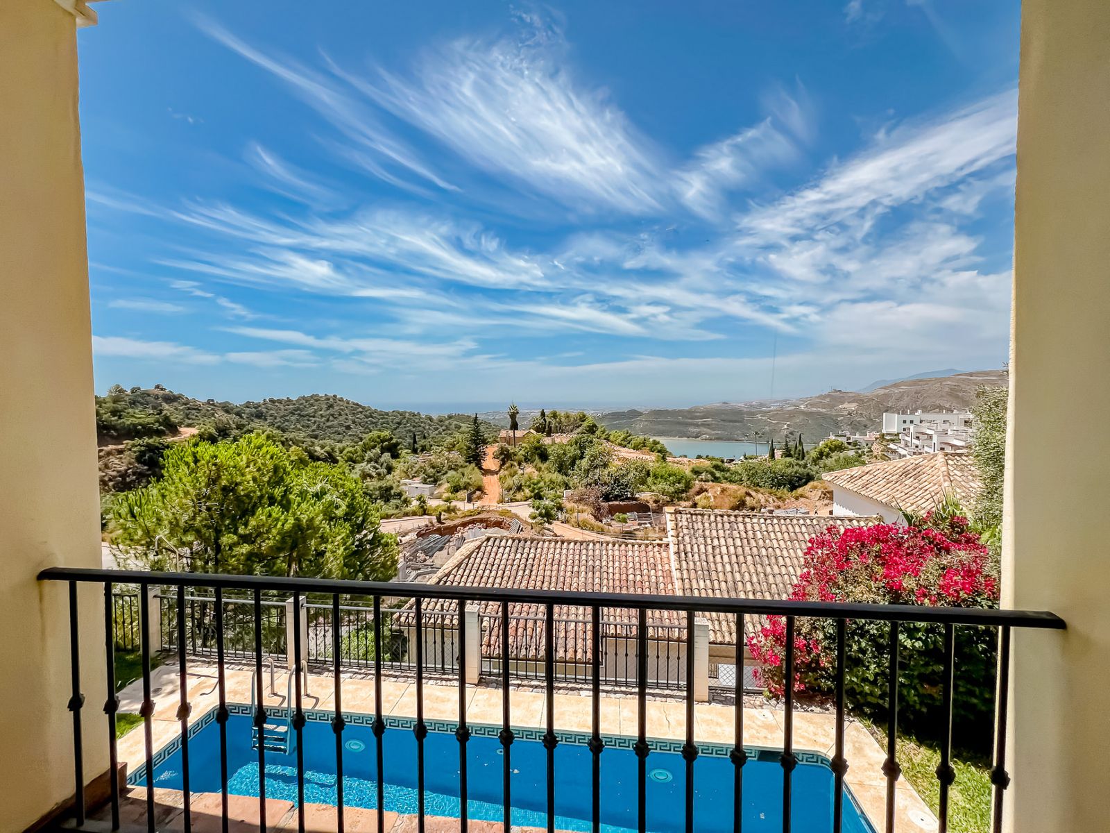 777e8ac1ae4ce062e2a5816706fe2d00 - 13