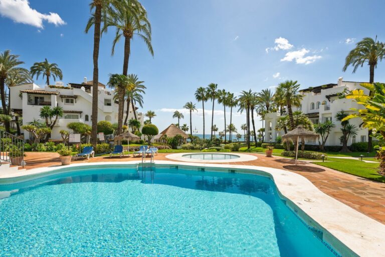 77d40ce1710001cee4c57deee2ecadee - 15