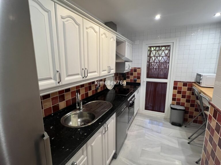 7aa52a33f0f6d91d6201f0047fc83a8b - 10