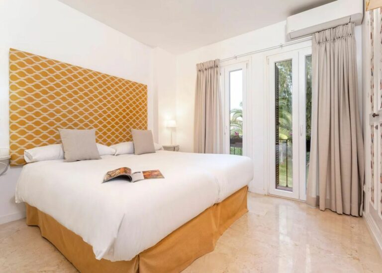 7b263c64d2d0a8c56a9b29f55a10f5fa - 12