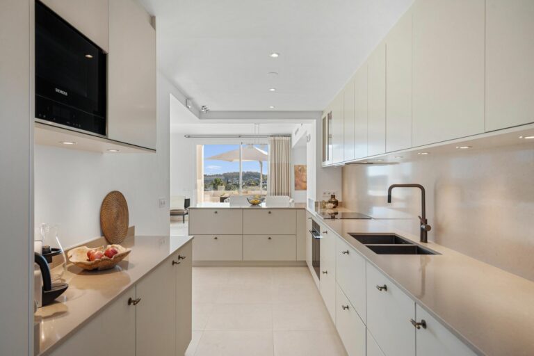 7d54ae9b568de885425fe1bce1f3f2a8 - 6