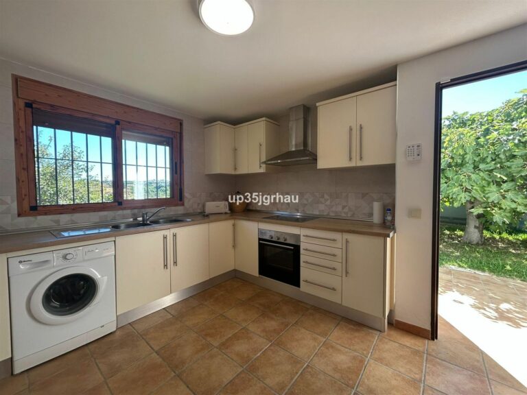 7dd2ebbcc015fbcf771b913c0478a0ee - 3