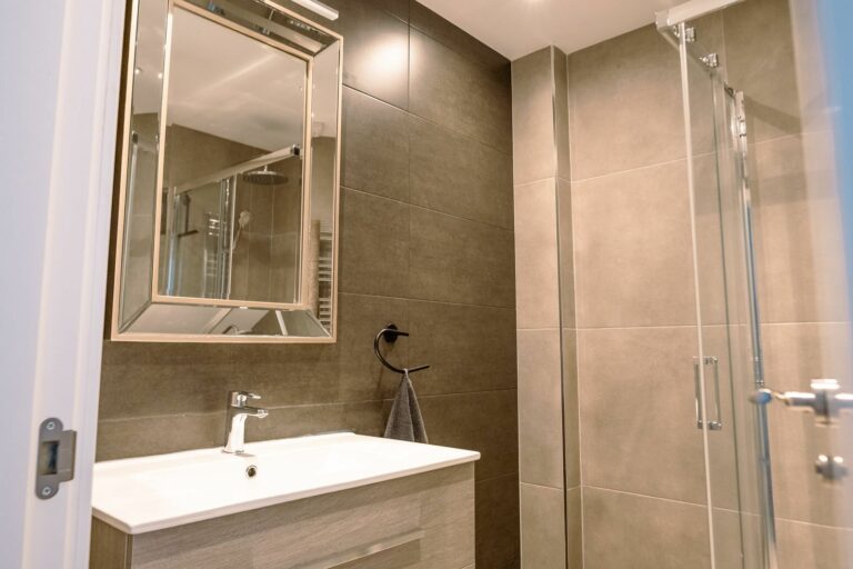 7e08091ada4d9040791396bc92c00932 - 10