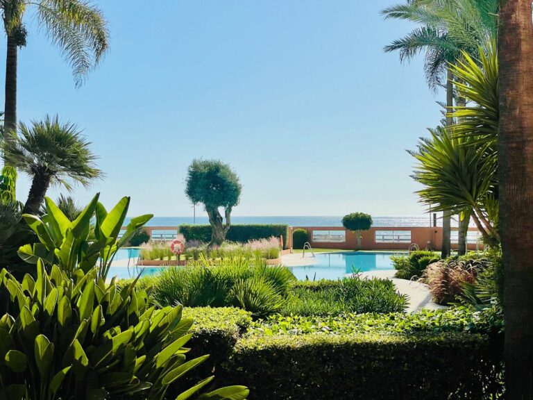 7e53b1384e597890fb4b5e698c680d69 - 1