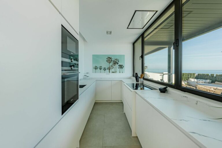 7f54e669f94dc78289d0ff57462e5482 - 16