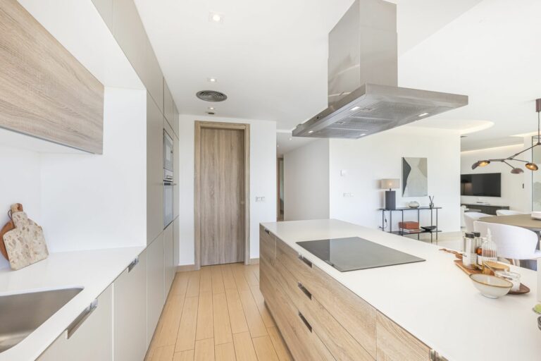 7f8b8dd992f037b953d41bdde3673b64 - 12