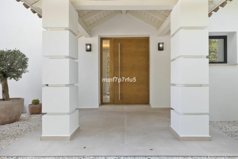 8108e9671f8ff5d3699f0d69970ba7ad - 12