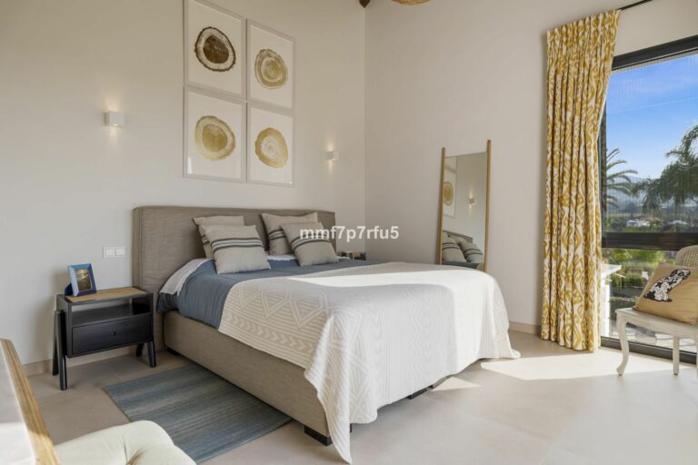 8108e9671f8ff5d3699f0d69970ba7ad - 4