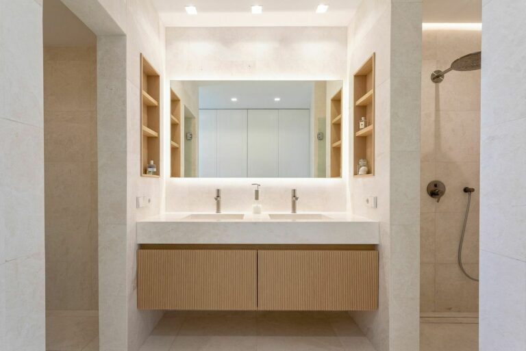 81701d66b355b53e3c8d7e464c93ac2e - 4