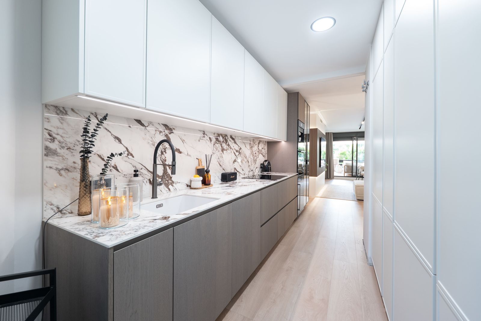 81d826a6377c6477e9d2a9be93f0773c - 11