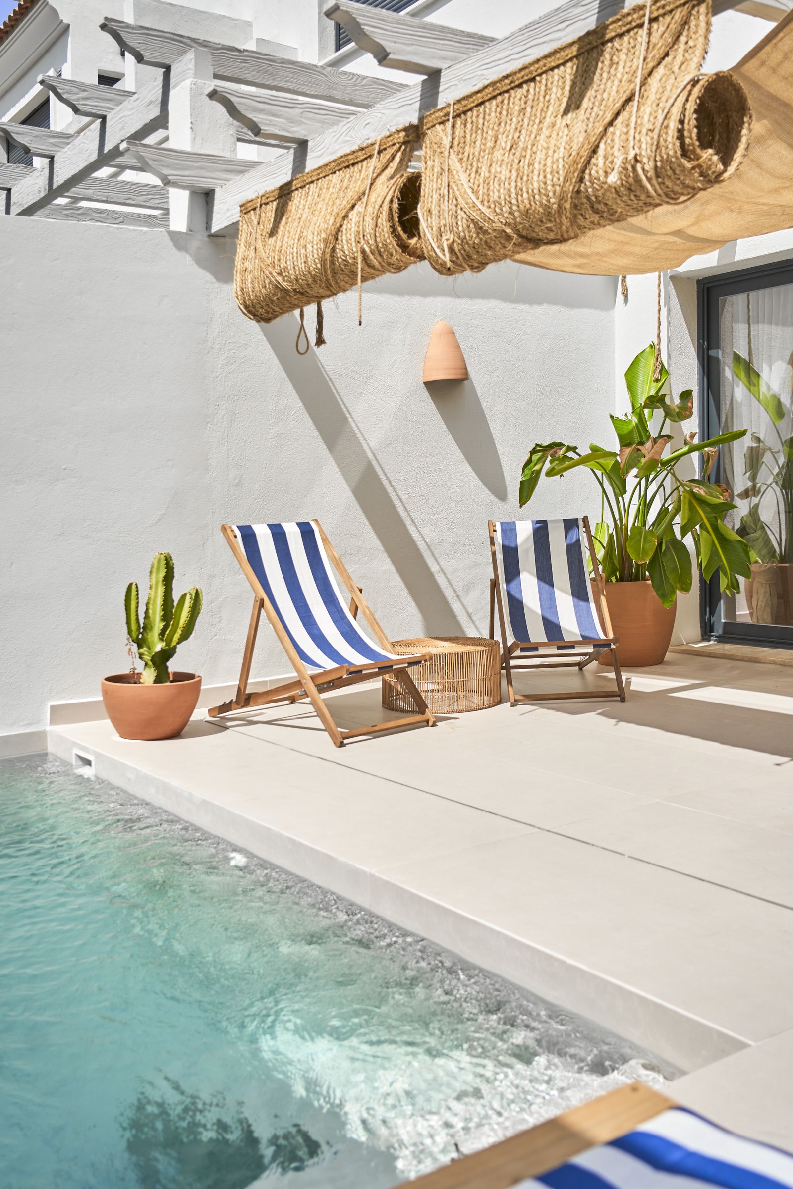 8245ab4292153f4f89d469d38e346d0b - 8