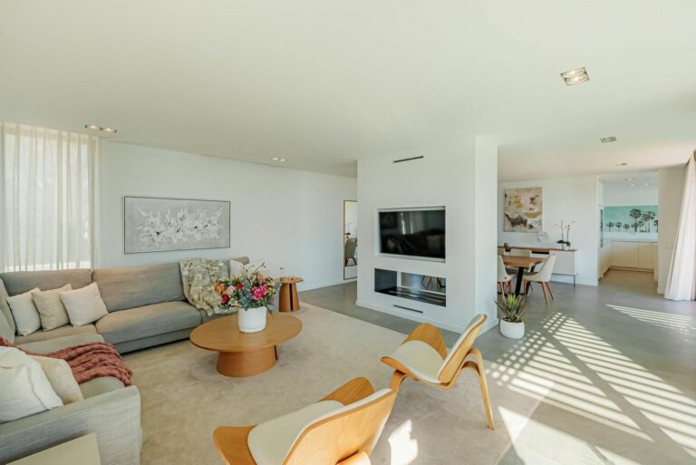 82b1f28a542e337fcb64c9975c453b79 - 11