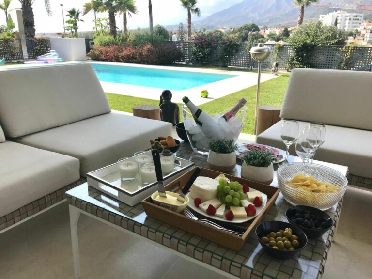 83599c752b463baf8cf04e2dac7145ae - 12