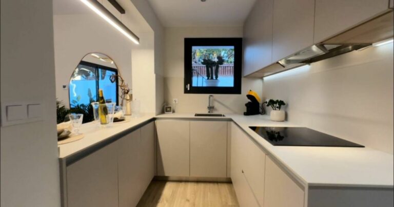 8427808e14d7695cbb0d483a6ccef58e - 10