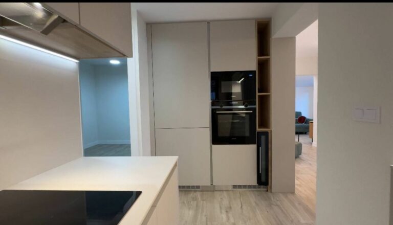 8427808e14d7695cbb0d483a6ccef58e - 11