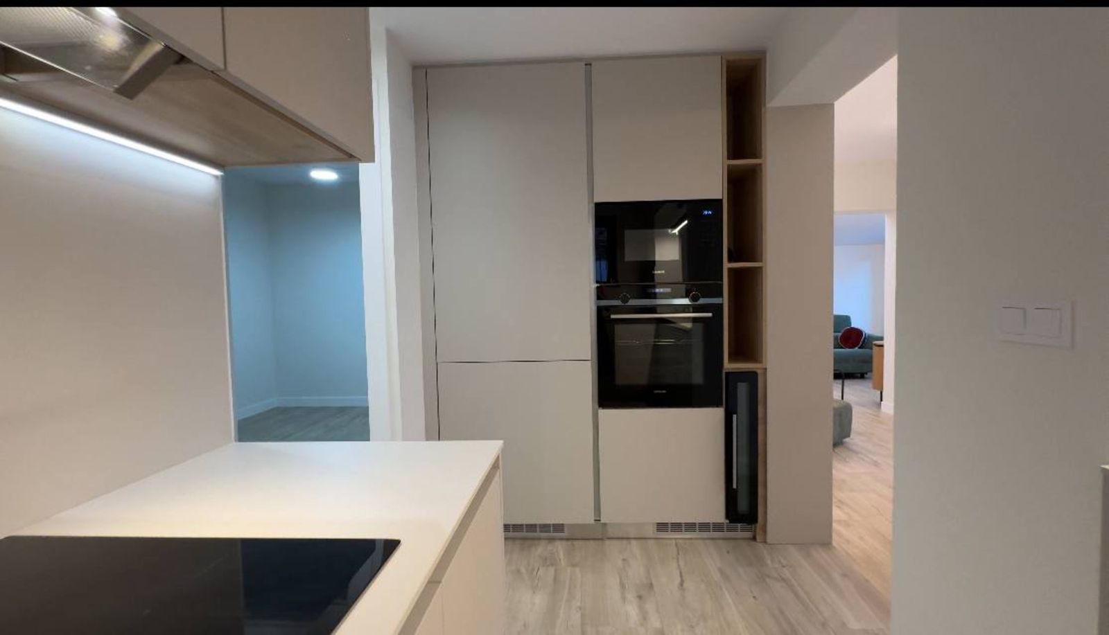 8427808e14d7695cbb0d483a6ccef58e - 11