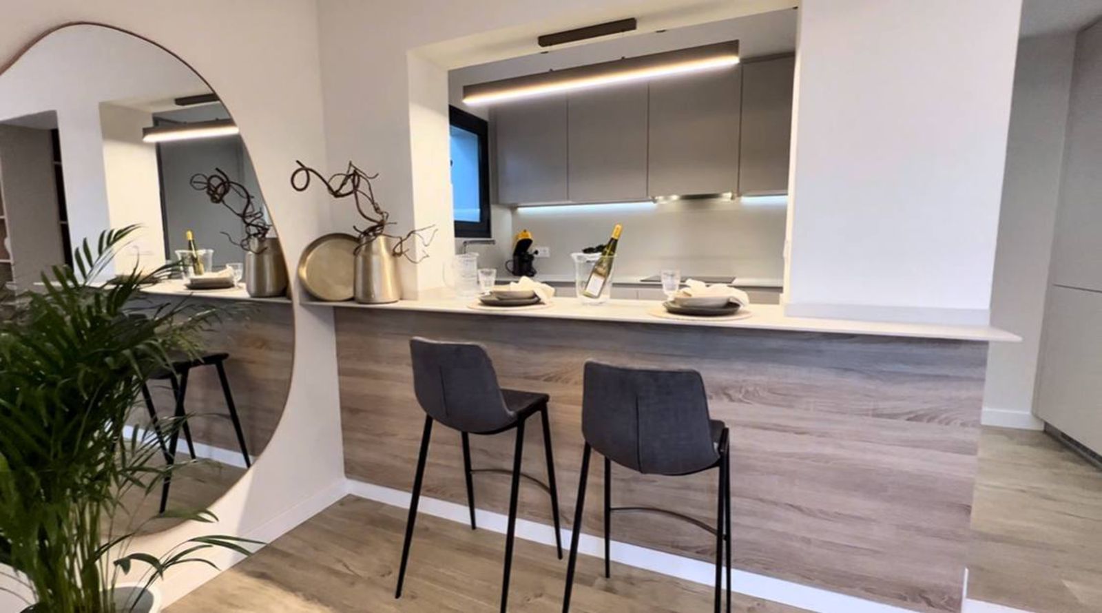 8427808e14d7695cbb0d483a6ccef58e - 12