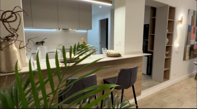 8427808e14d7695cbb0d483a6ccef58e - 13