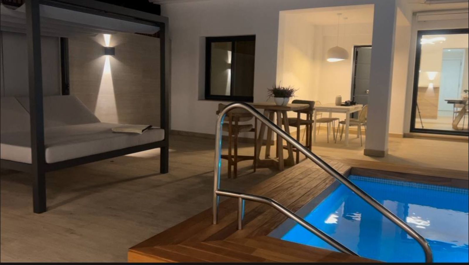 8427808e14d7695cbb0d483a6ccef58e - 5