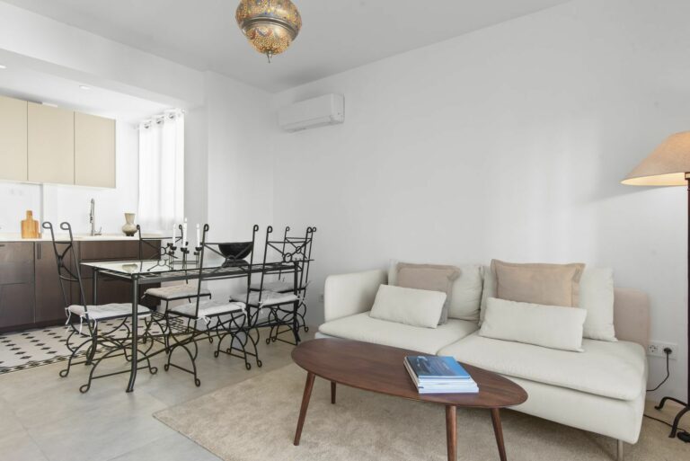 8452e0454d1618a94bafb8567999c7be - 8