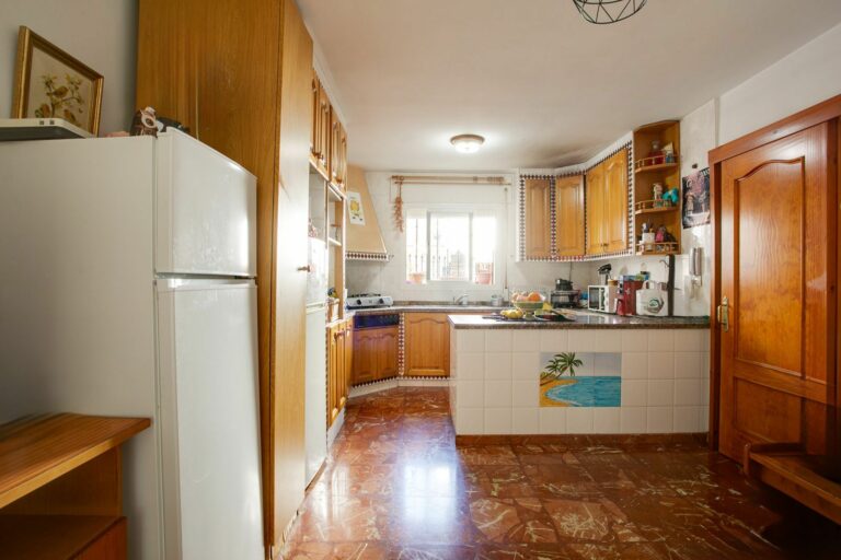 8563434e09d6239af25d7e694734309a - 11