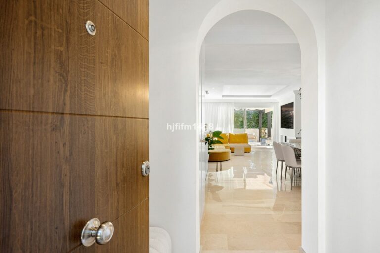 8a18f0e34b9342bc908865137b191208 - 15