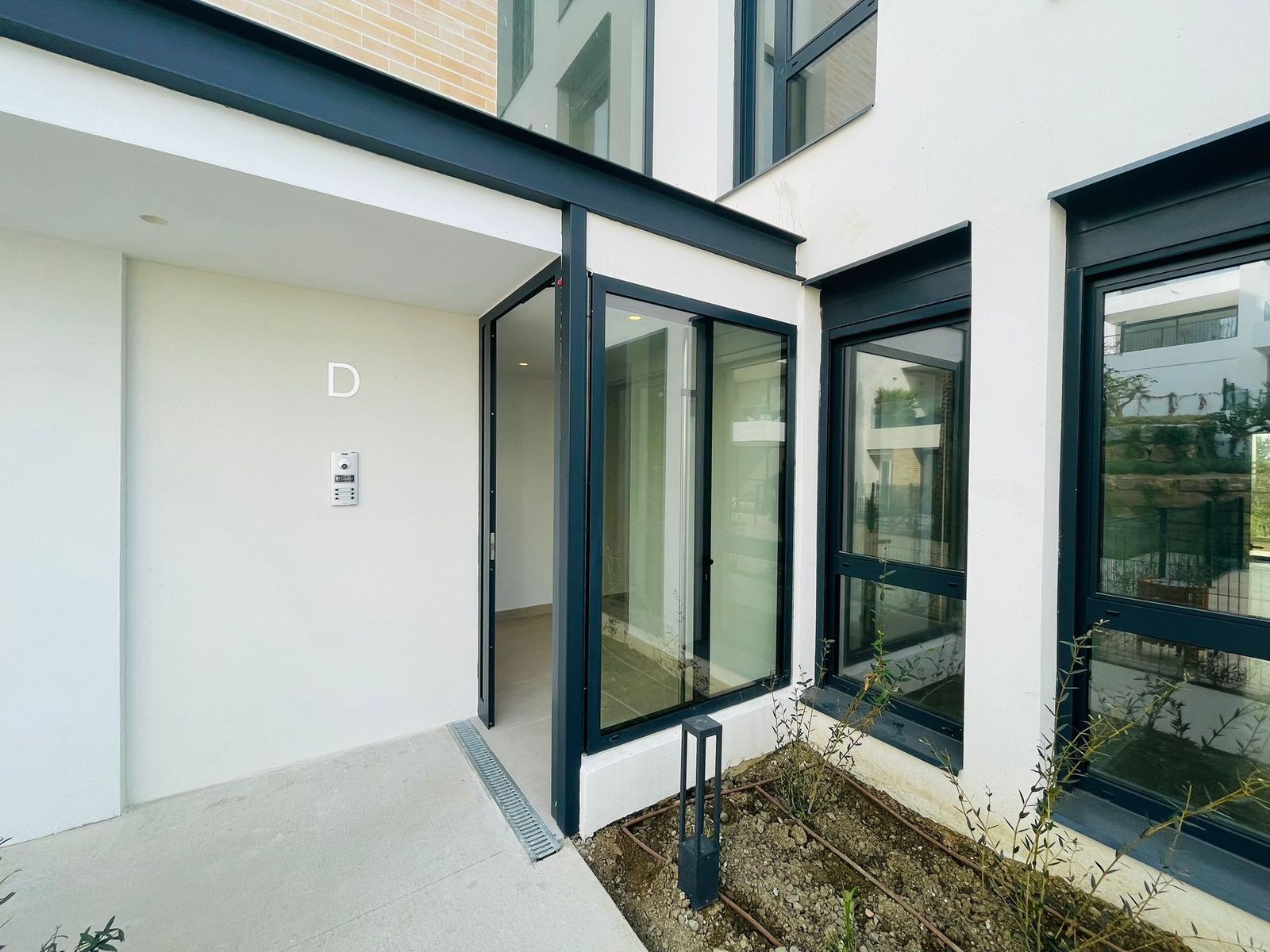 8b3ba7f43f0dabcb46a492bae1d3877d - 4