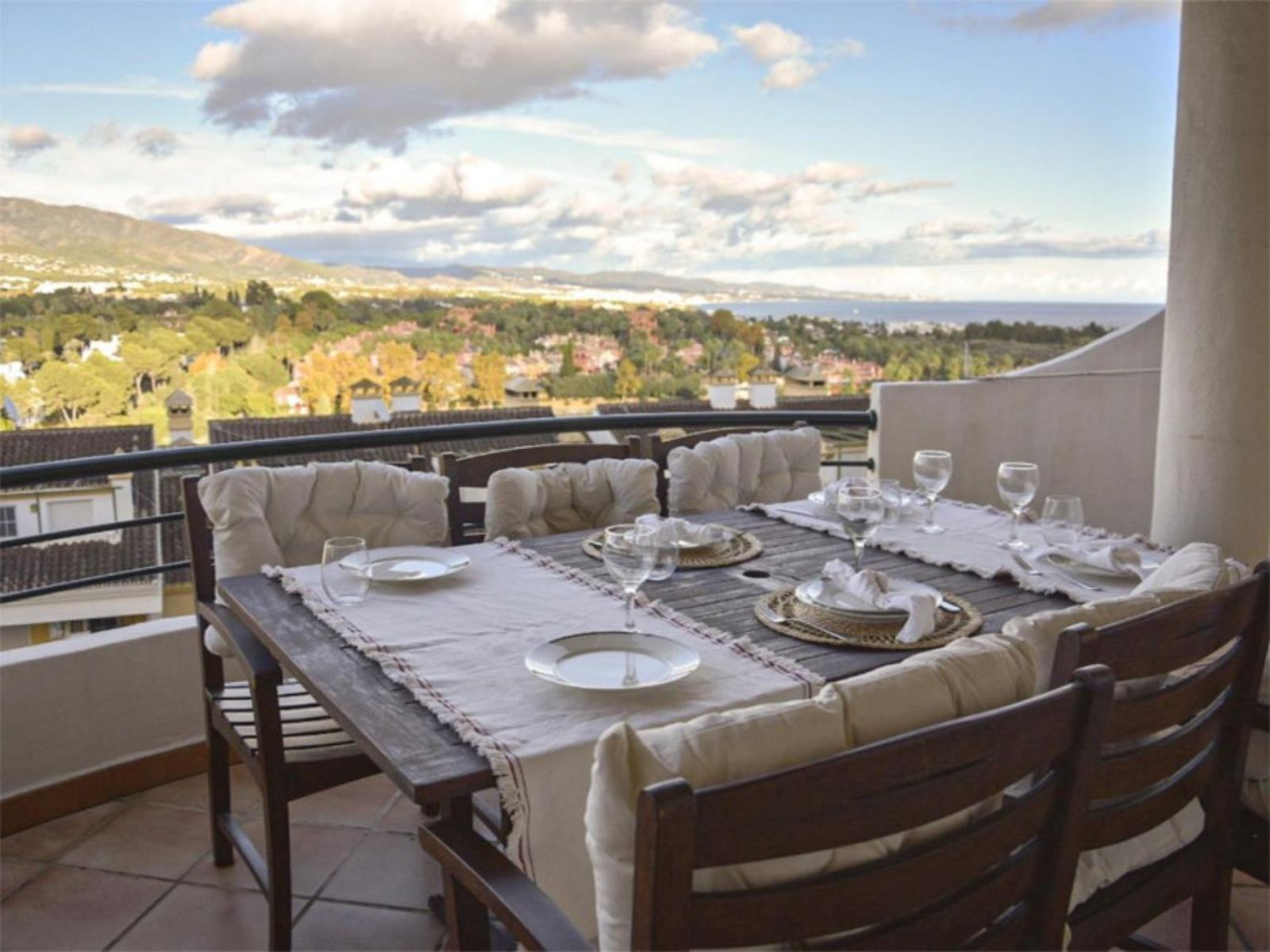 8b634788a5cb432e2a7d09e2accdf920 - 1