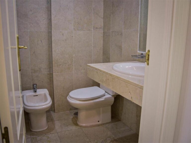 8b634788a5cb432e2a7d09e2accdf920 - 11