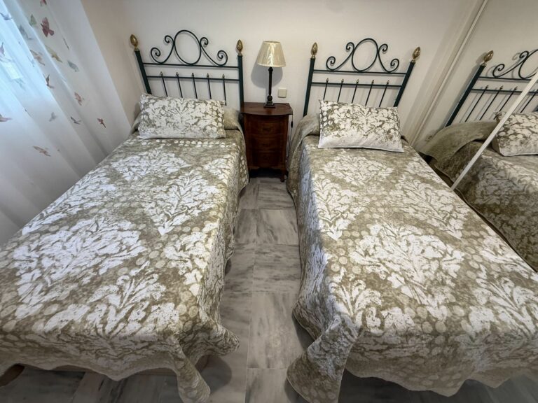 8bd05bf4463e39d2b5fa34519c833628 - 5