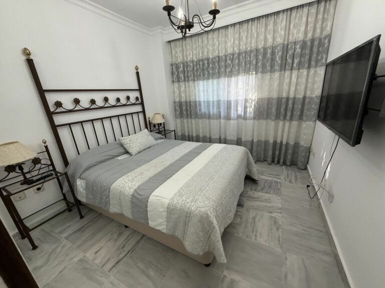 8bd05bf4463e39d2b5fa34519c833628 - 8