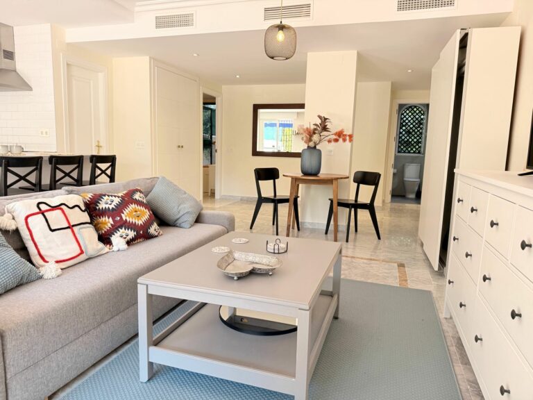 8bfc82ee092e015b57aa5d5f80b738aa - 6