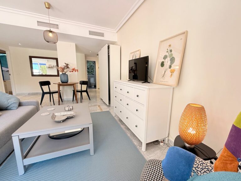 8bfc82ee092e015b57aa5d5f80b738aa - 8