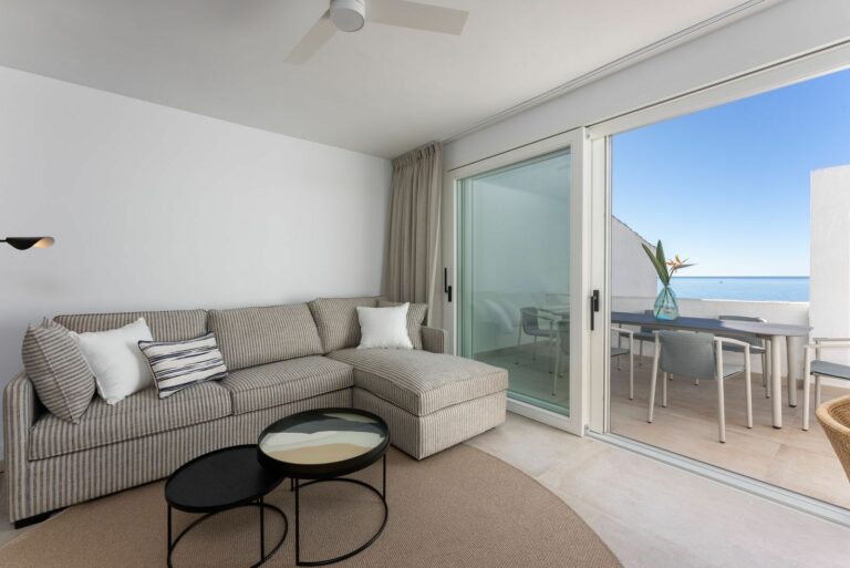 8c0ff1b00700b896f2bd573d06ad8e13 - 4