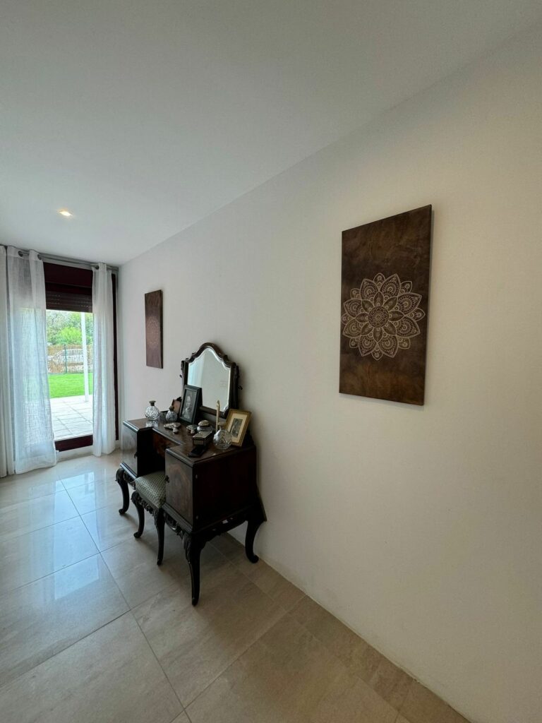 8c9701939f3b9c2b042eab23120055b7 - 13