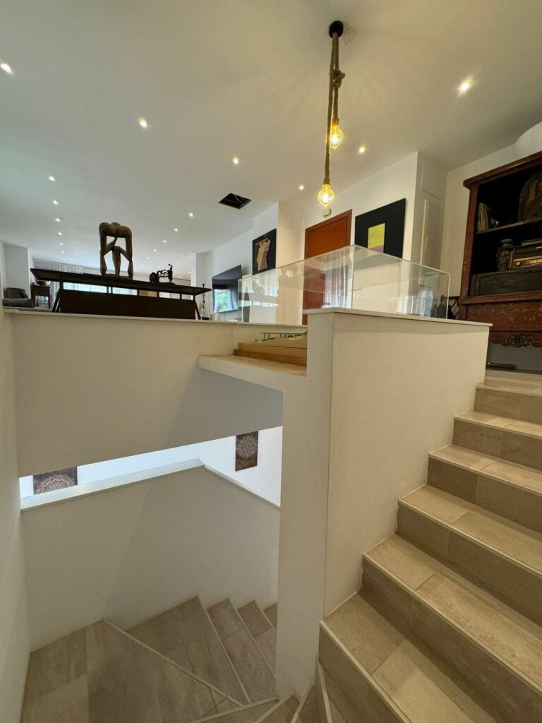 8c9701939f3b9c2b042eab23120055b7 - 14