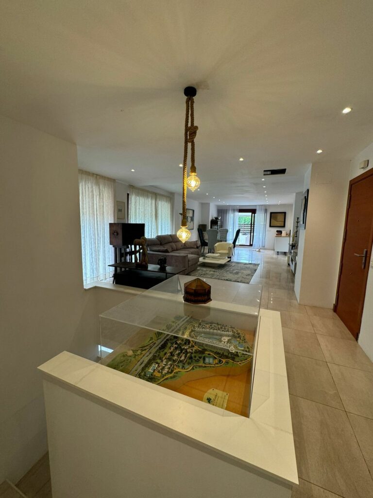 8c9701939f3b9c2b042eab23120055b7 - 15