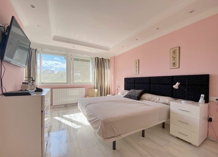 8f3e87d21a642ba0f9d2fdc1b746731e - 12