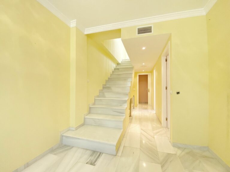 8f3e87d21a642ba0f9d2fdc1b746731e - 16