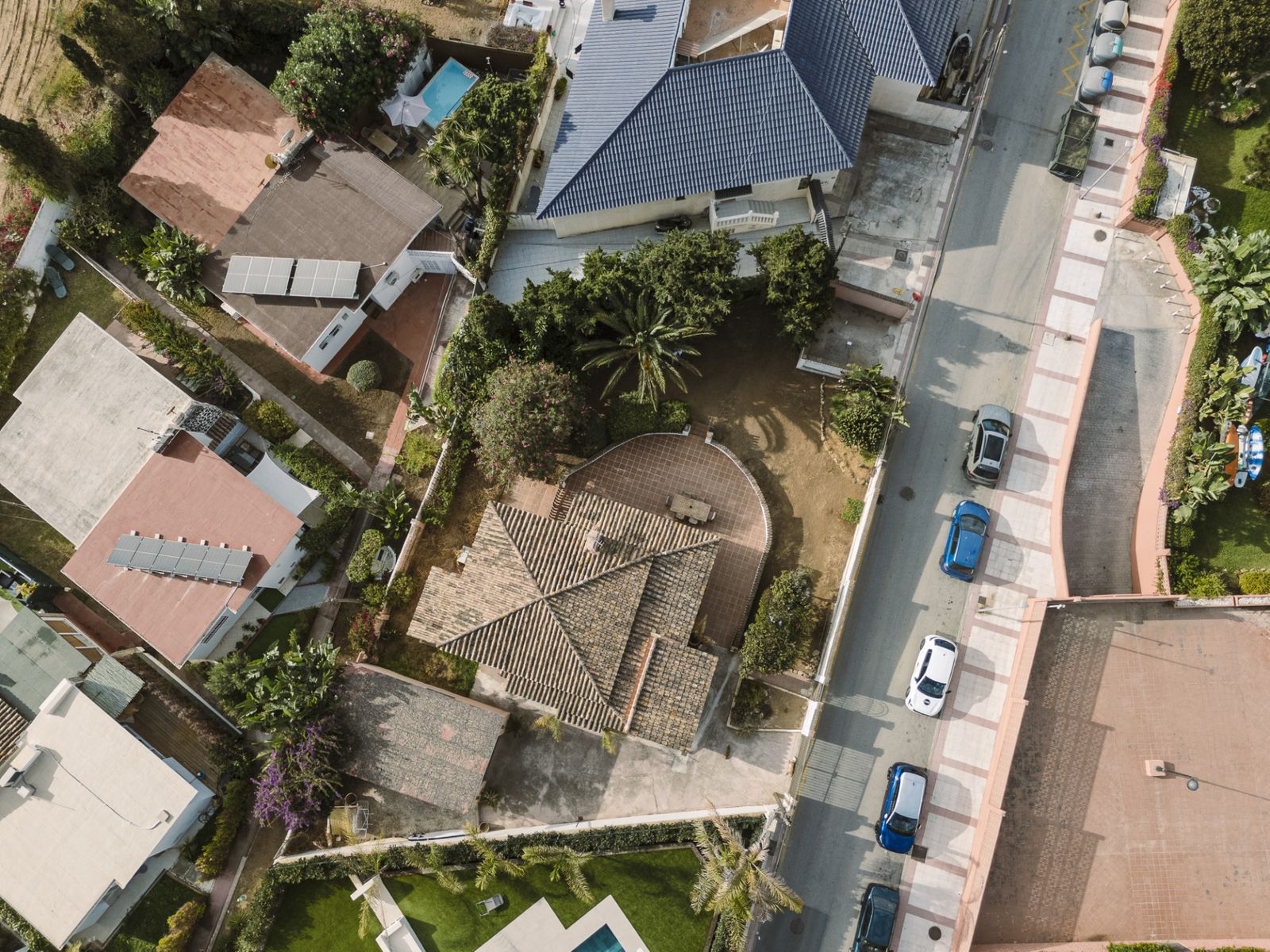 8f56994374d921adddd5d51b18302c36 - 13