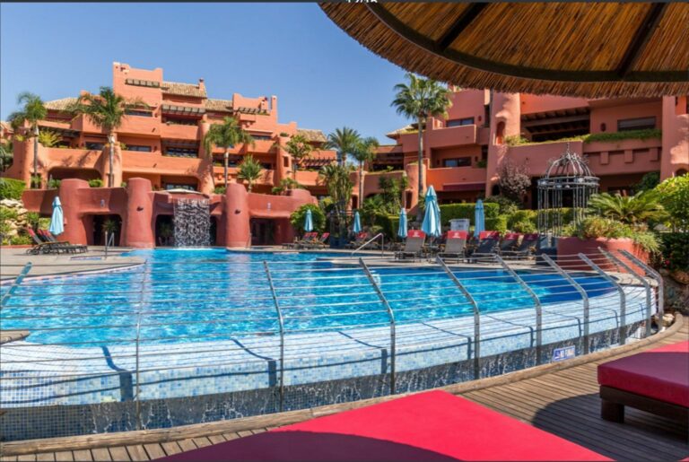 921277253436a468eb47305aaf70ae1c - 12