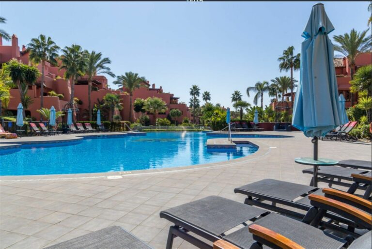 921277253436a468eb47305aaf70ae1c - 13