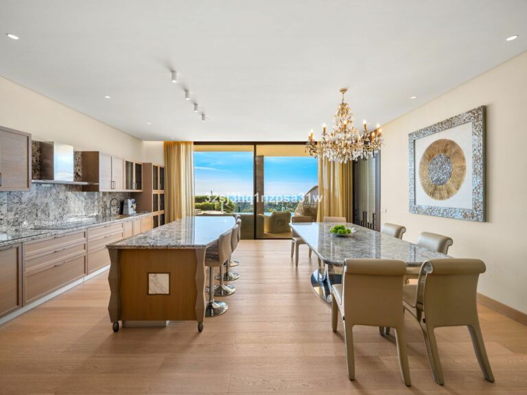 935735c932041d759df3afc935ca08bd - 13